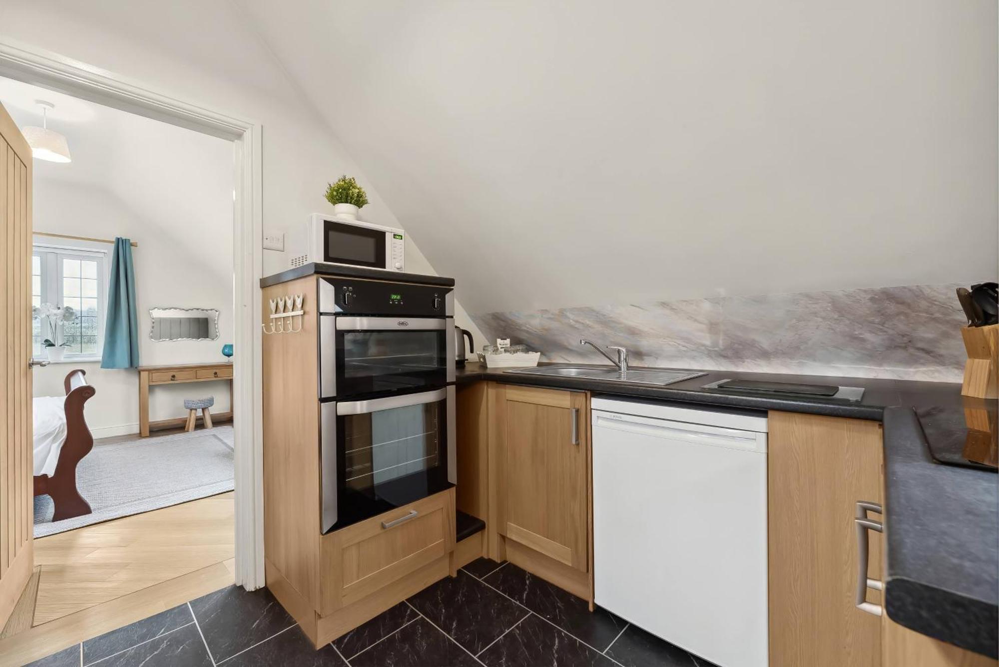 Beautiful Country Apartment, Rated Exceptional Ковентри Экстерьер фото